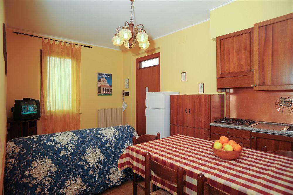 Agriturismo La Mora Assisi Exterior photo