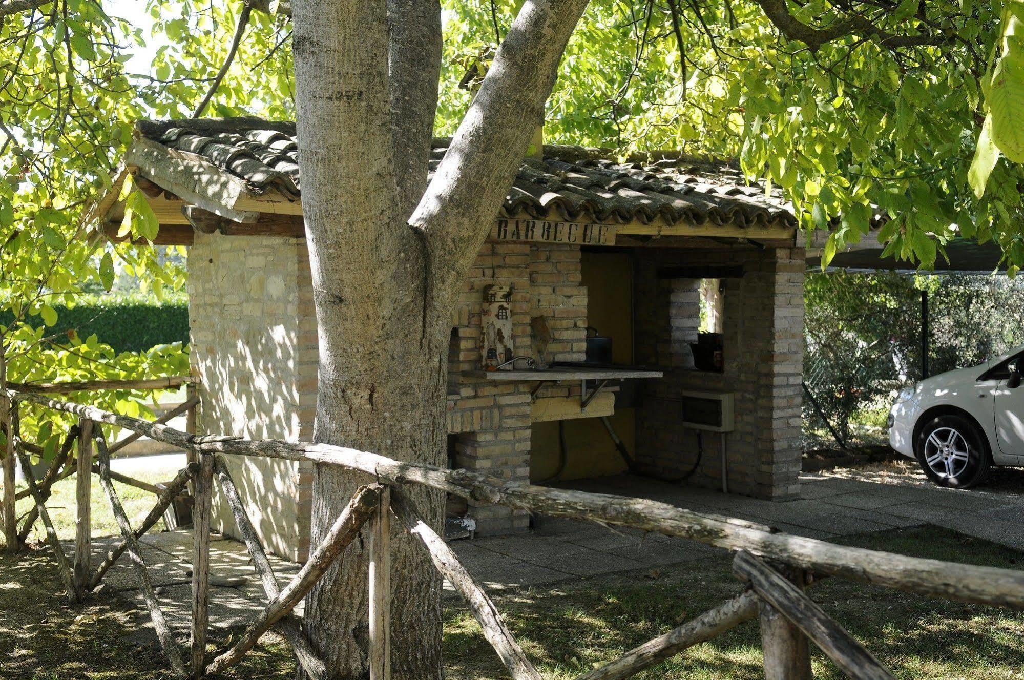 Agriturismo La Mora Assisi Exterior photo