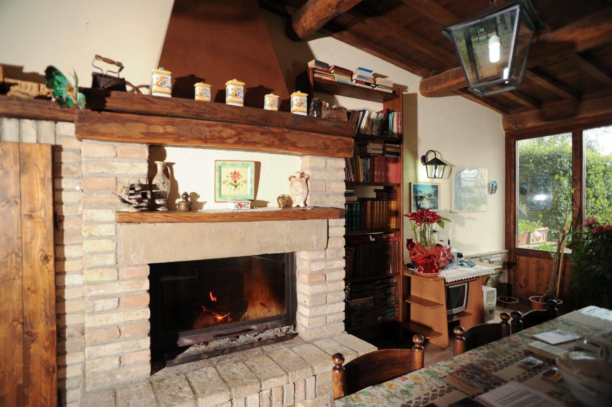 Agriturismo La Mora Assisi Exterior photo